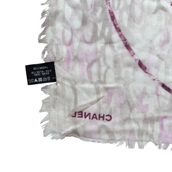 Chanel Scarf - Picture 4 of 7